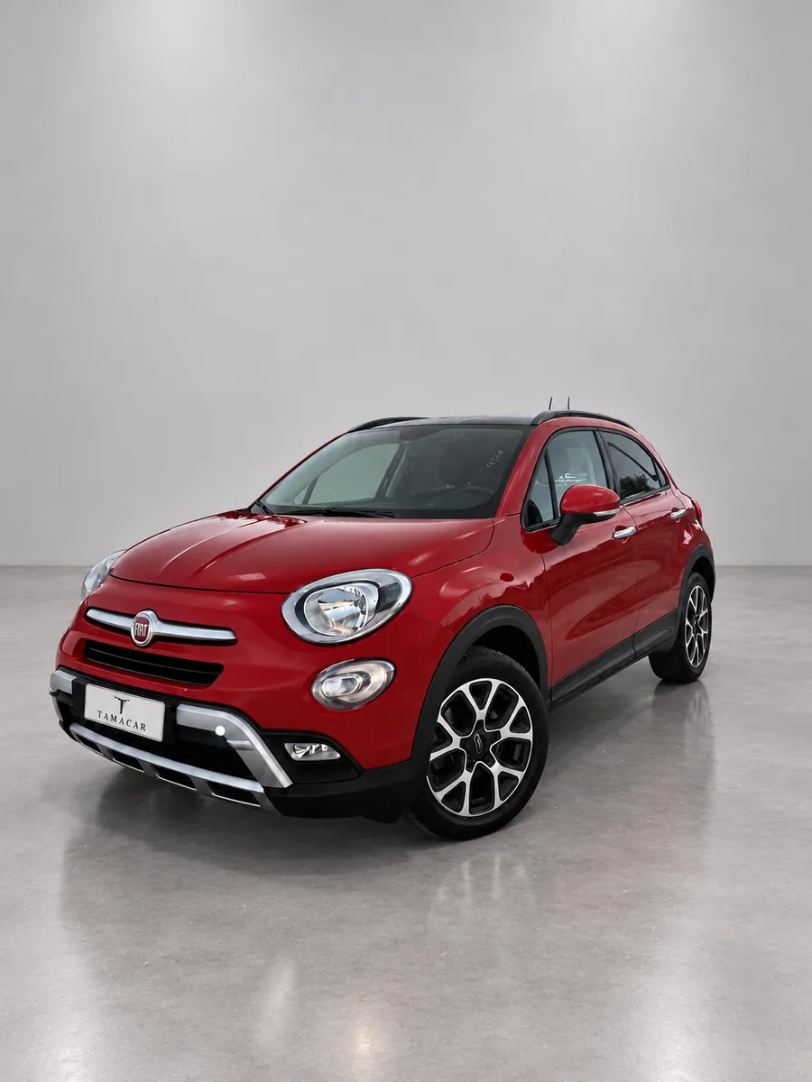 Fiat 500X Cross rossa, vista frontale tre quarti
